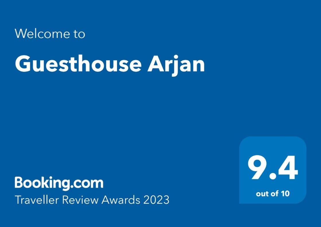 Guesthouse Arjan Berat Luaran gambar